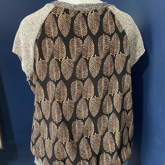 Olivia Moon Short Sleeve Blouse Sz M - Picture 3 of 4